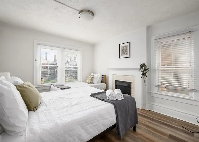 Large 5 Bedroom House Next To Osu, Sleeps 16 * Columbus