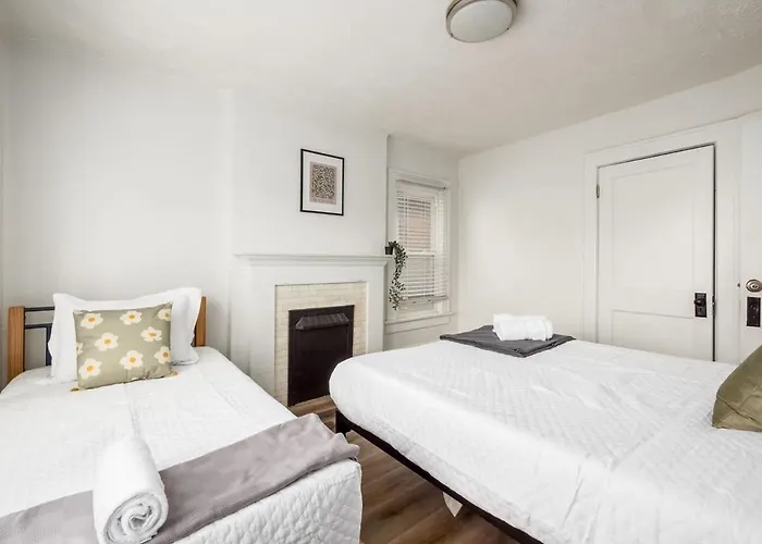 Large 5 Bedroom House Next To Osu, Sleeps 16 Сasa de vacaciones Columbus