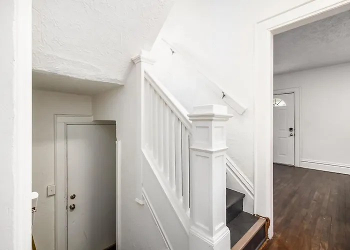 Large 5 Bedroom House Next To Osu, Sleeps 16 Сasa de vacaciones Columbus