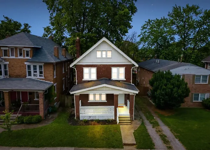 Large 5 Bedroom House Next To Osu, Sleeps 16 * Columbus